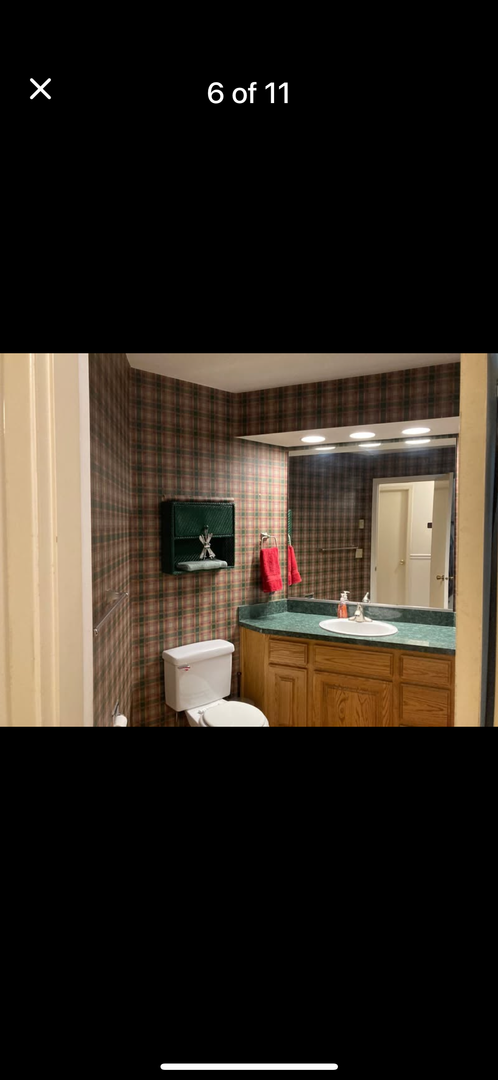 Building Photo - Two bedroom two bath condo on the golf course
