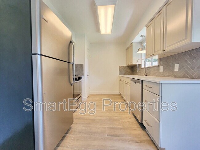 Building Photo - 4802 Gray Fox Dr