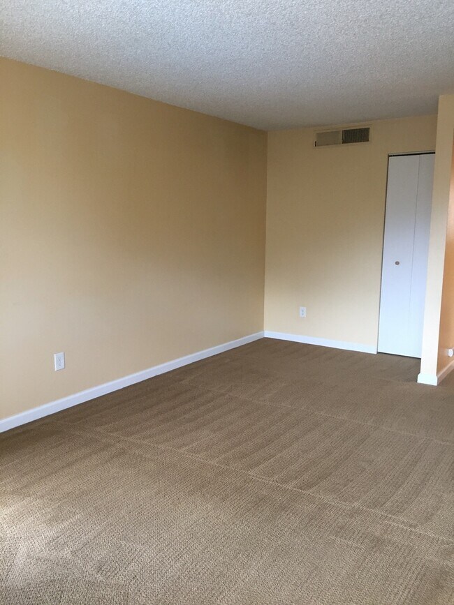 Building Photo - One Bedroom in Wimbledon!