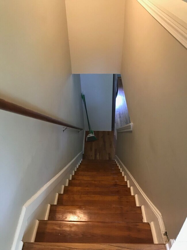 Building Photo - 28 Nash St