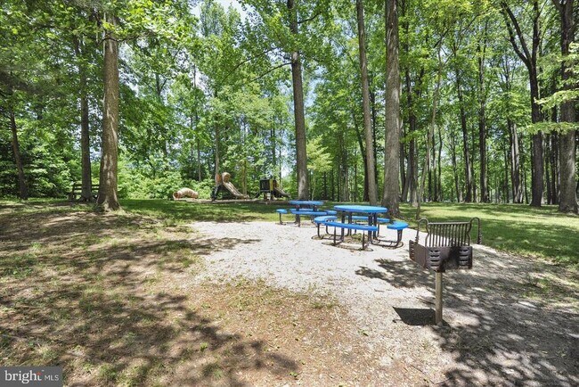 Building Photo - 15603 Dorset Rd