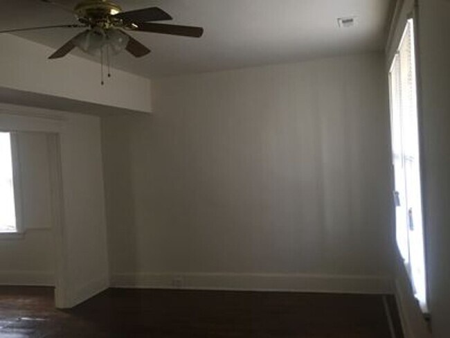 Building Photo - 3.5 bed house in Fulton Hill! Enjoy the beautiful neighborhood, central hvac, laundry, yard!