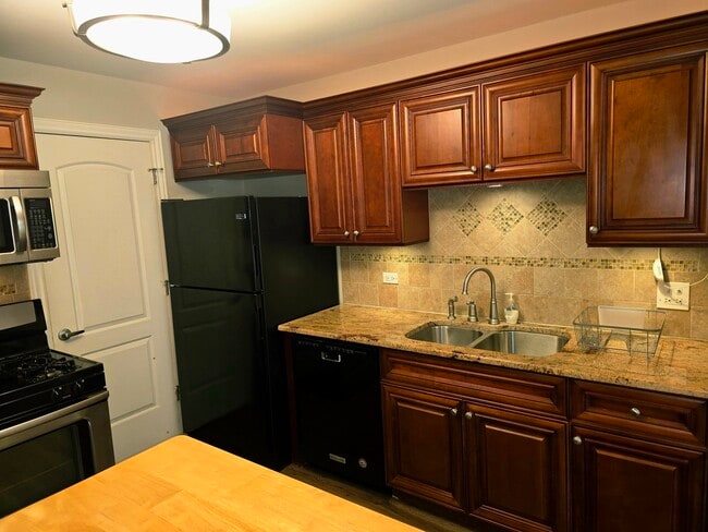 Building Photo - 349 Newgate Ct