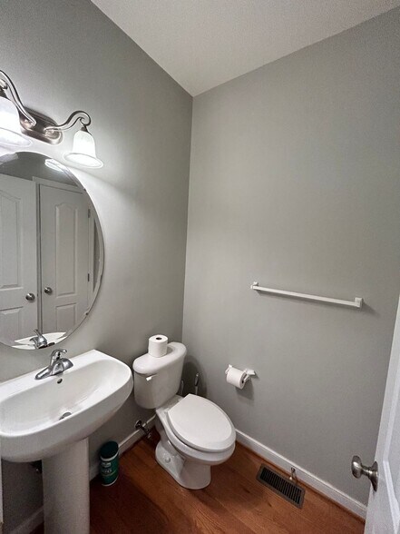 Building Photo - 956 Gorham Ct