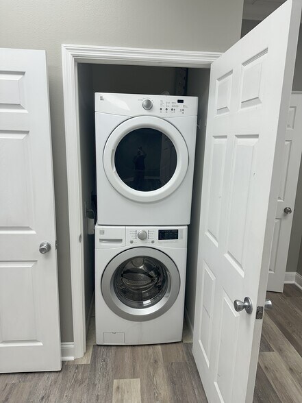 Building Photo - 1472 S Mayo Trl