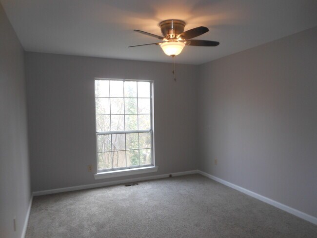 Building Photo - 4127 Lake Mist Dr NW