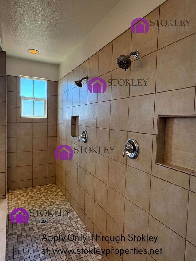 Building Photo - 1836 Porcellano Way