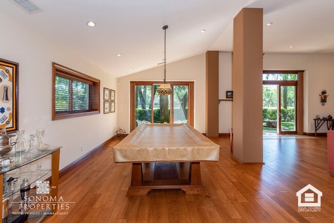 Building Photo - Stunning 3 Bedroom / 3 Bathroom Home Surrounded by Vineyards & Breathtaking Views