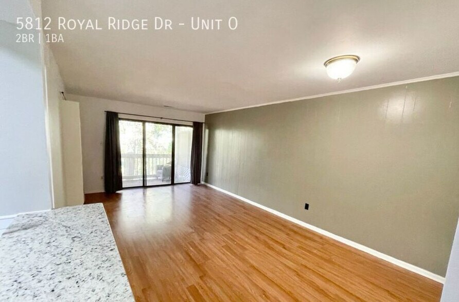 Building Photo - 5812 Royal Ridge Dr