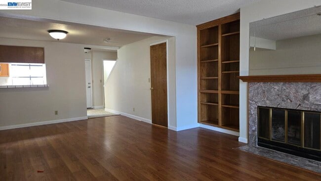 Building Photo - 6125 Thornton Ave