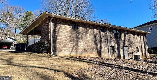 Building Photo - 1032 Genny Ln