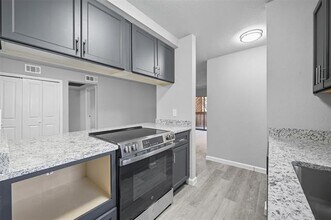 Building Photo - 8110 Skillman St