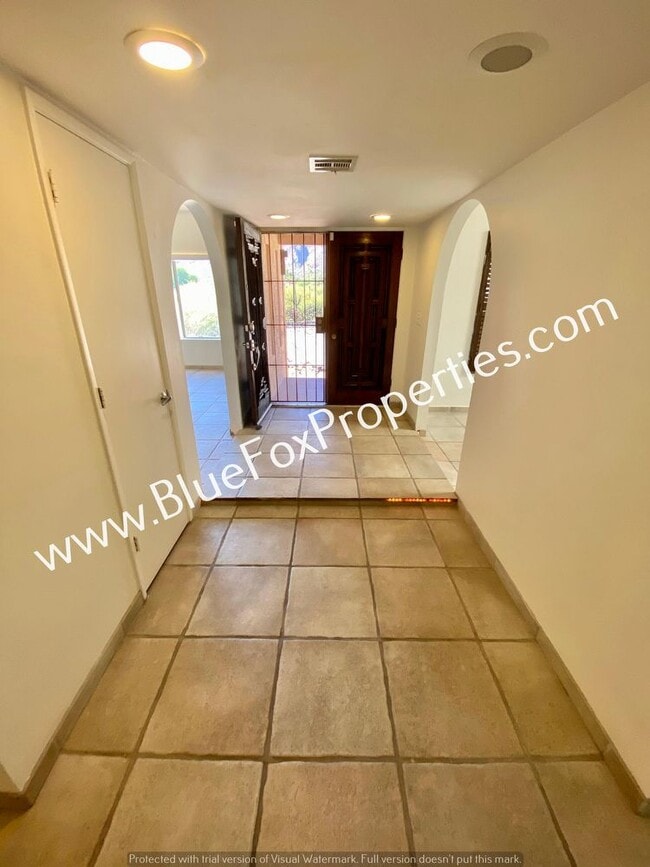 Building Photo - 4740 E Camino la Brinca