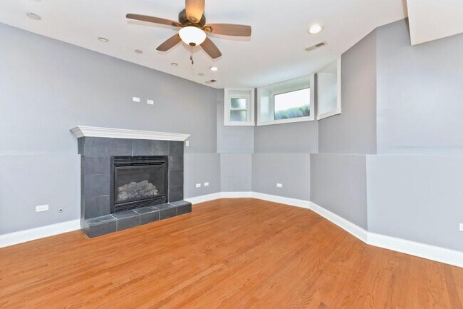 Building Photo - 2 bedroom in Chicago IL 60640