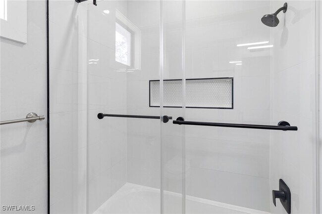 Building Photo - 2740 35th Ave NE