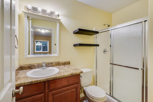 Building Photo - Beautiful 3 Bed, 2 Bath Rental Home on the Sandy River!