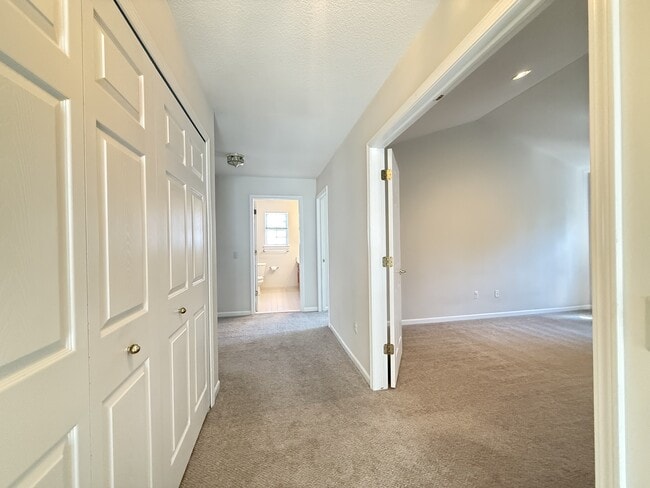 Building Photo - 4875 S Ridgeside Cir