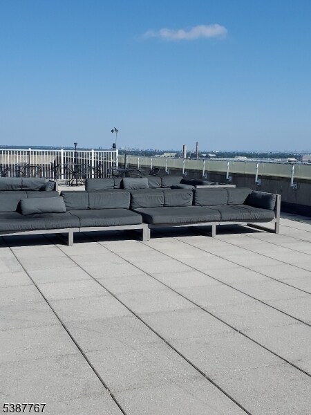 Building Photo - 1 Carriage City Plz