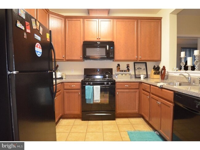 Building Photo - 1338 Sierra Dr