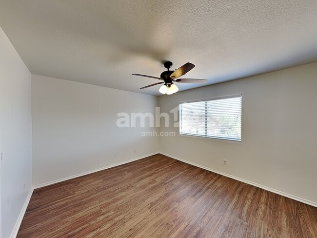 Building Photo - 3531 N 105th Ln