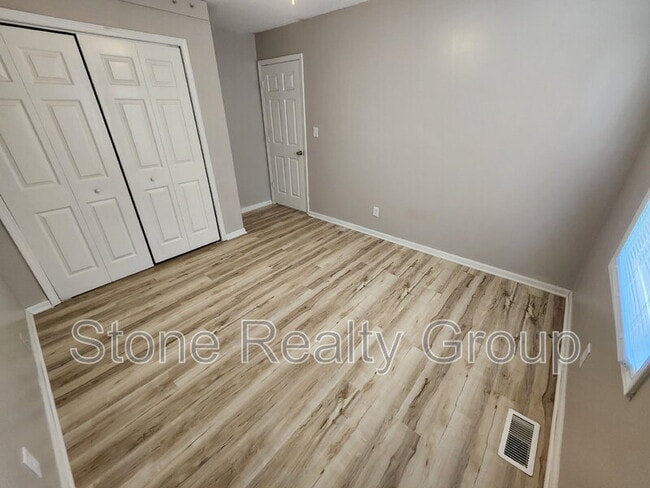 Building Photo - 1255 E Dawn Dr