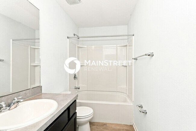 Building Photo - 3 Bedroom Pet-Friendly Home in Jacksonville, FL with Main Street Renewal