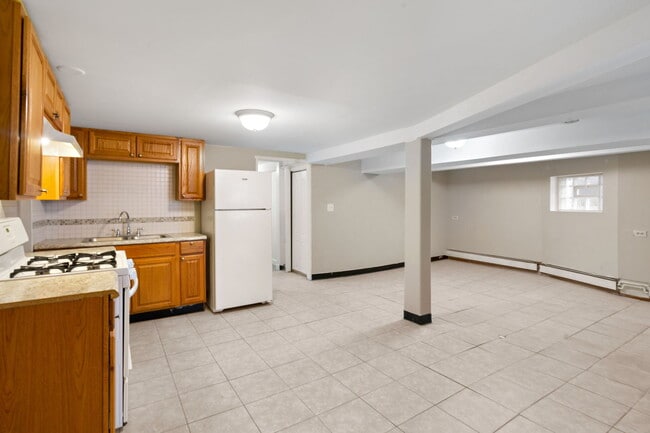 Building Photo - 5714 N Christiana Ave