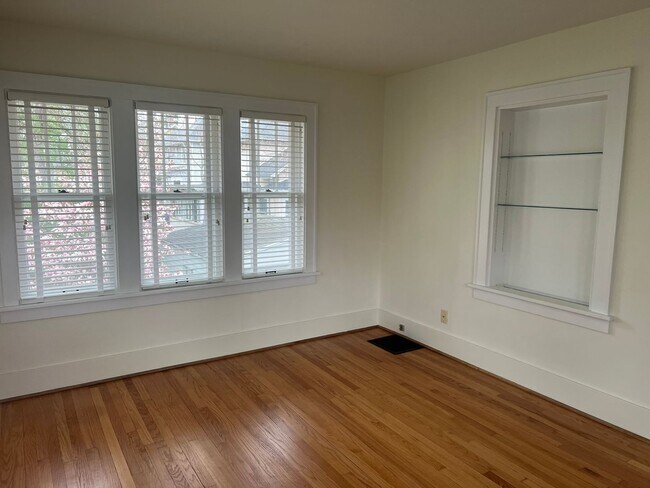 Building Photo - 240 W Locust St