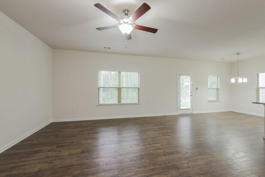 Building Photo - 4315 Drifter Dr
