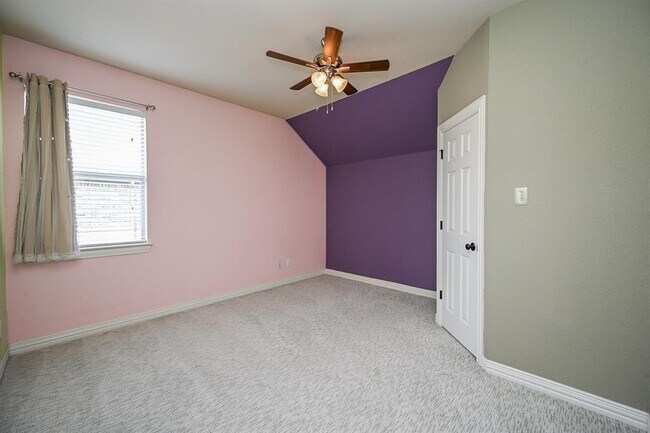 Building Photo - 5426 Humboldt Park Ln