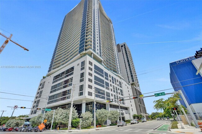 Building Photo - 1600 NE 1st Ave