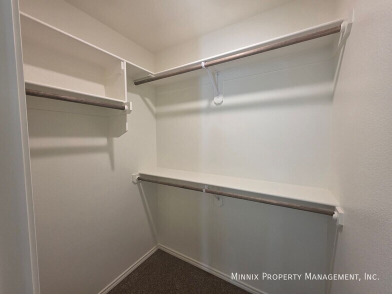 Building Photo - 1324 Hogback Wy