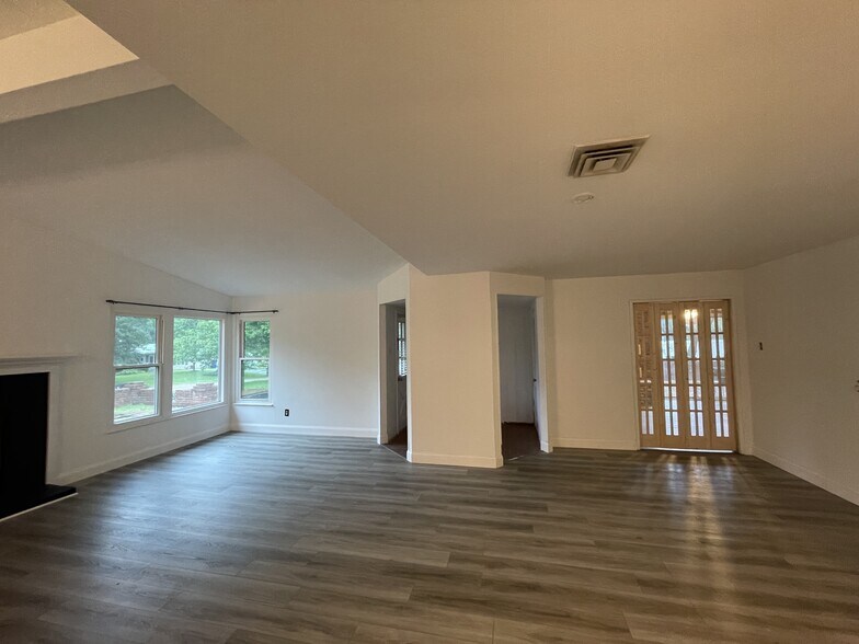 Building Photo - 2526 Trossock Ln