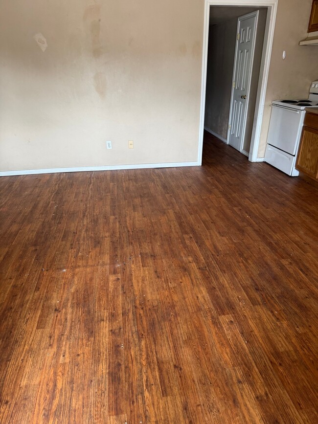 Building Photo - 750 Bonham St