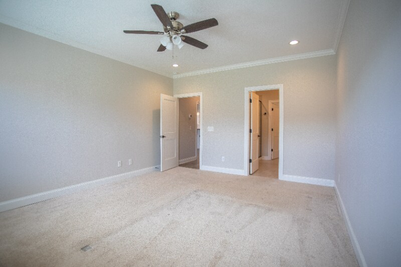 Building Photo - 3436 Pershing Dr