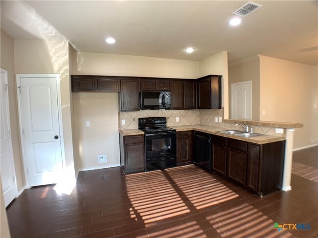 Building Photo - 1140 Brown Rock Dr