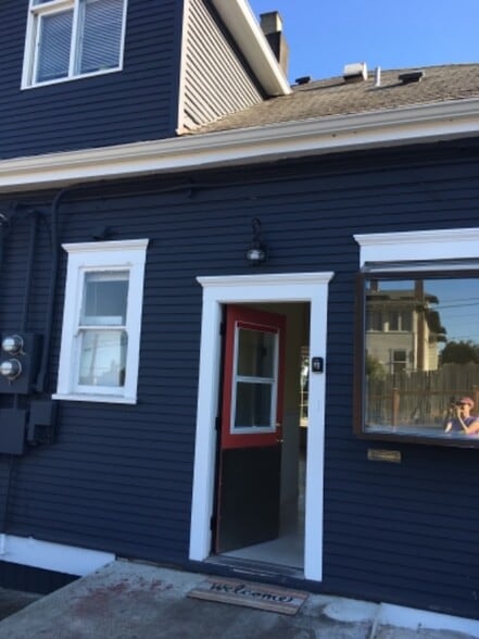 Building Photo - 205 State Ave