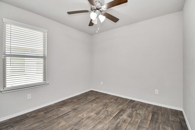 Building Photo - 14068 Crystal Cave Ln