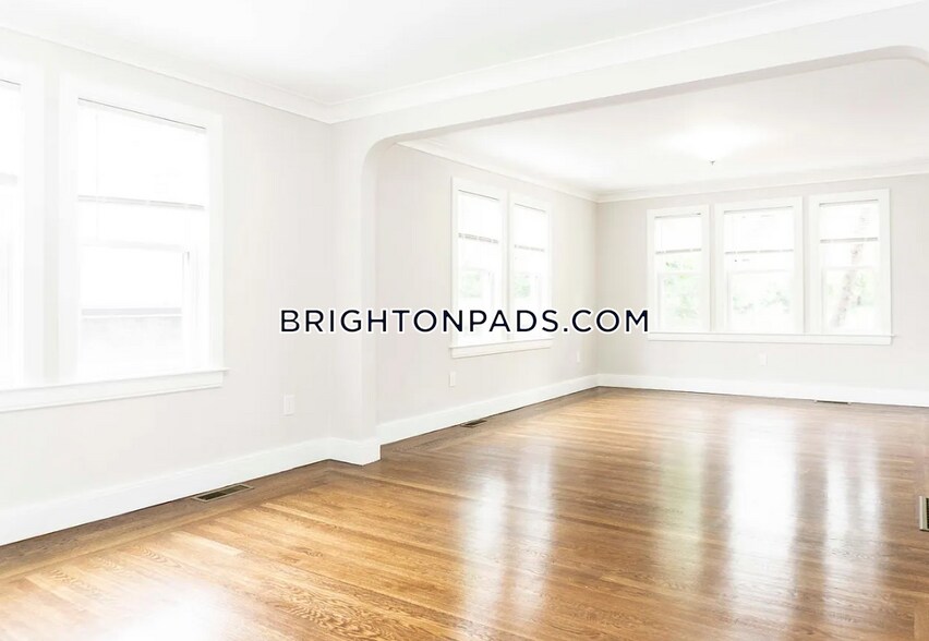 Building Photo - 25 Greycliff Rd