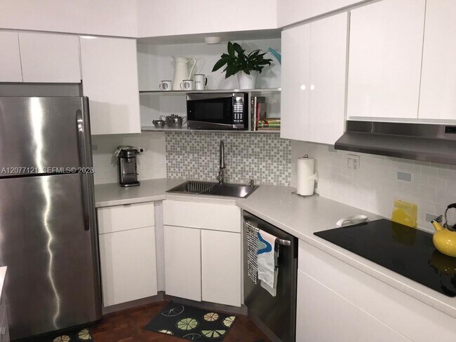 Building Photo - 1408 Brickell Bay Dr