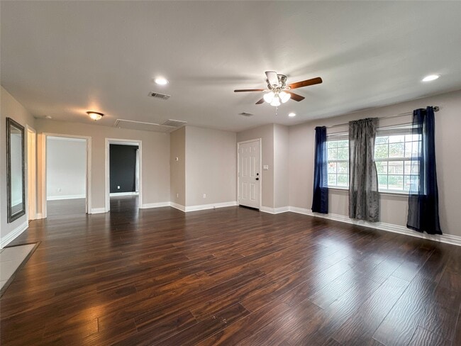 Building Photo - 2902 Elser St