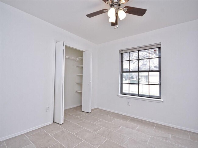 Building Photo - 2203 Frontier Trail