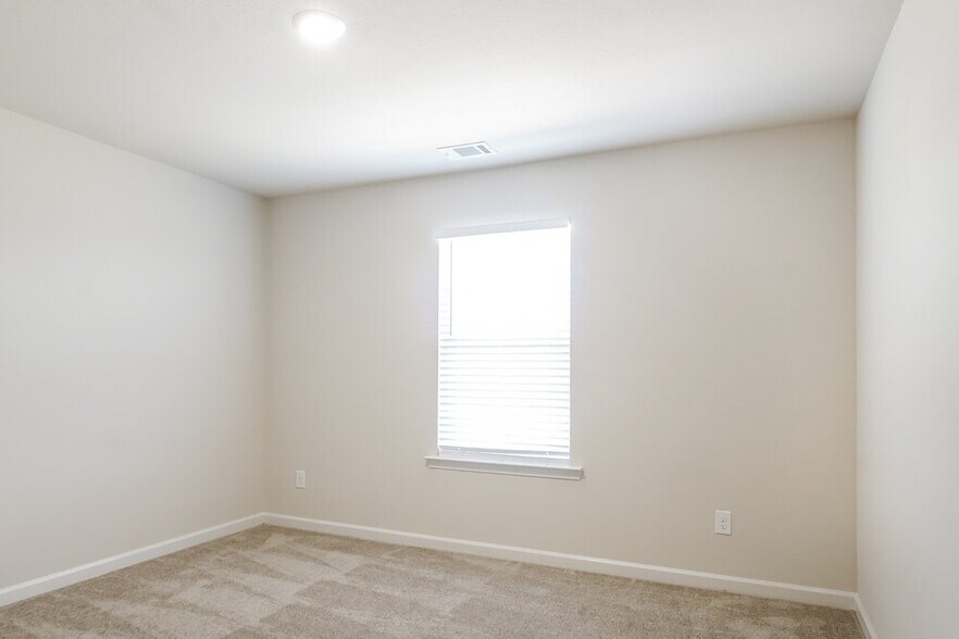 Building Photo - 128 Brook Dr