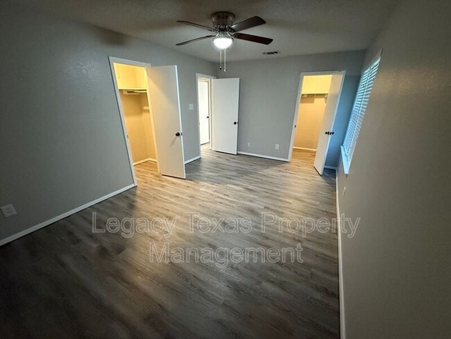 Building Photo - 516 Highpoint Dr