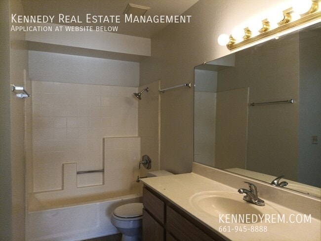 Building Photo - 1647 Gardenia Ct