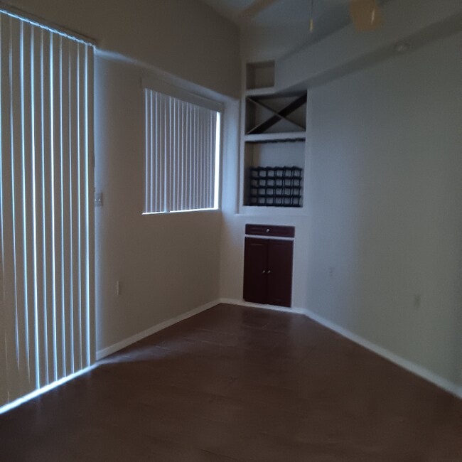 Building Photo - 2742 N Ave Valiente