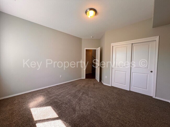 Building Photo - Large Updated 3 bed 3 bath in Camas!