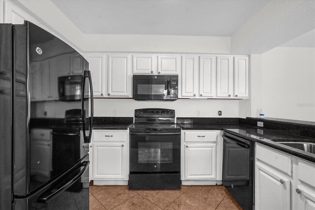 Building Photo - 13953 Fairway Island Dr