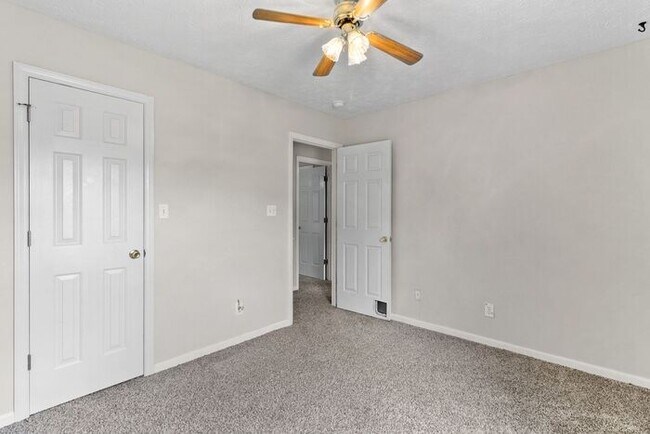 Building Photo - 3 Bedroom/2.5 Bath Home