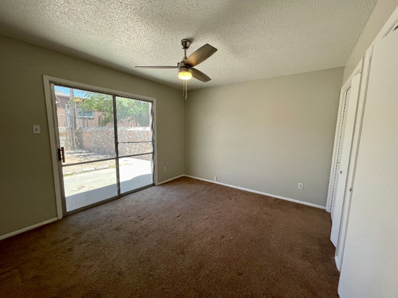 Building Photo - 8631 Mettler Dr